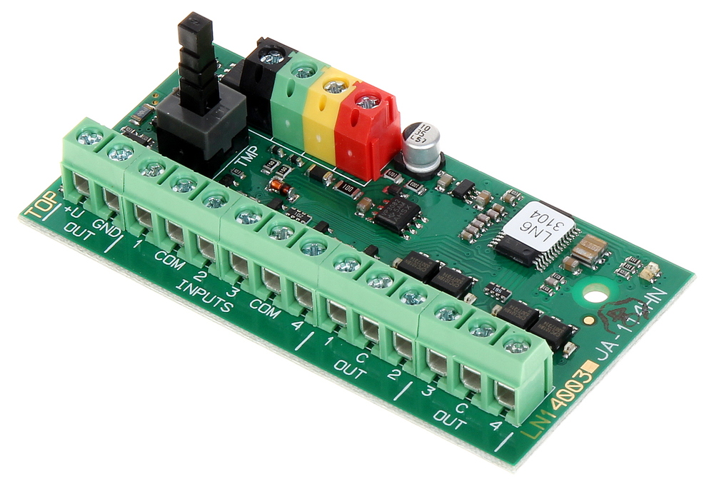 Module BUS avec quatre entrées et quatre sorties