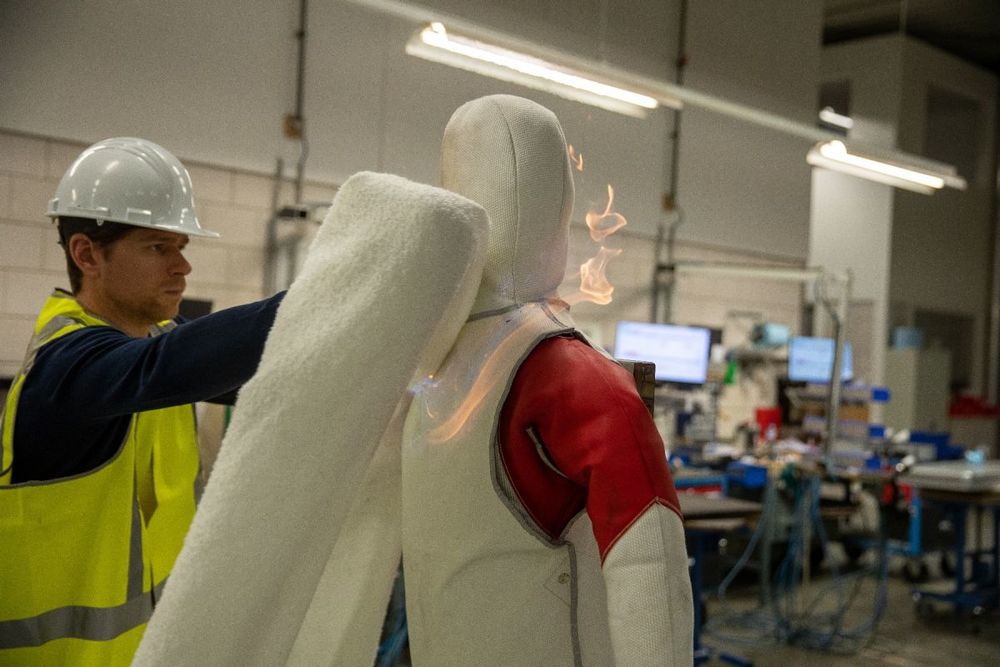 Support en acier inoxydable pour mannequin d'entraînement incendie