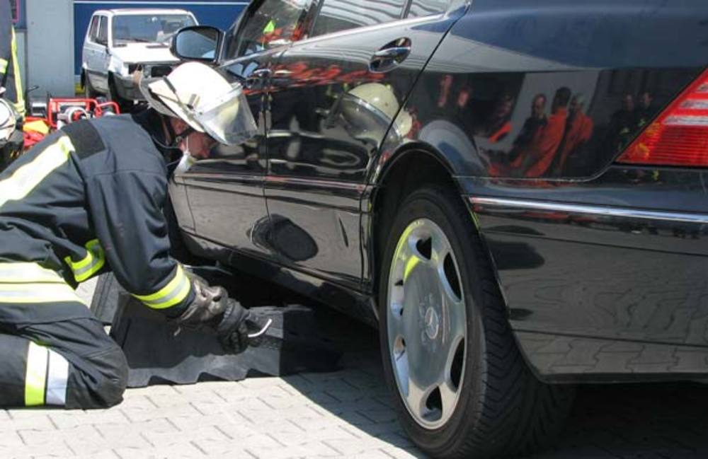 Système de soutien pour escalier avec cale de LUKAS